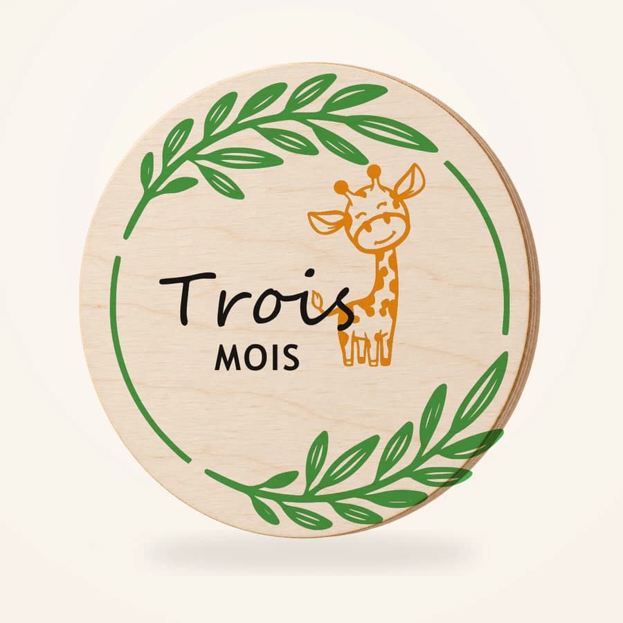 Trois MOIS, disque en bois avec illustration Girafe